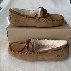 Ugg Dakota Slippers Size Various Suede Upper Uggpure Wool Lining And Insole Rubber Outsole Sz Tag Have Been Marked With Red Line Ugg Scuffette Slippers, Pink Ugg Slippers, Ugg Dakota Slippers, Ugg Scuffette, Ugg Dakota, Chestnut Uggs, Pink Uggs, Ugg Tasman Slippers, Ugg Classic Ultra Mini