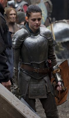 Some realistic armour Armadura Cosplay, Armor Clothing, Jeanne D'arc, Female Armor, Historical Armor, Female Knight, Knight Armor, Arm Armor, Medieval Armor