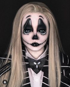 30  Creative Skeleton Makeup Ideas For Halloween 25 Skeleton Makeup Ideas, Sugar Skull Art Drawing, Makeup Ideas For Halloween, Body Painting Festival, Cute Halloween Makeup, Halloween Makeup Diy, Skeleton Makeup, Makeup Challenges, Ideas For Halloween