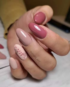 Oval Nails Designs Autumn, Autumn Gel Nails Short Square, Pink Nails Autumn, Summer To Autumn Nails, Autumn Nails Square Short, Summer Autumn Nails, Pink Shellac Nails Designs, Autumn Nails Pink, Autumn Gel Nails Designs