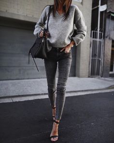 #knit #grey #style #ootd #outfit Comfy Jeans Outfit, Business Attire Women, Cute Work Outfits, Jeans With Heels, Outfit Jeans, Trending Fashion Outfits, Casual Work Outfits, Work Outfits Women, 가을 패션