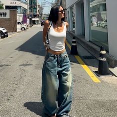 Pants Streetwear, Jeans High Waist, Baggy Denim, Mode Inspo, Summer Design, Cute Everyday Outfits, Womens Jeans, Casual Style Outfits, Streetwear Outfit