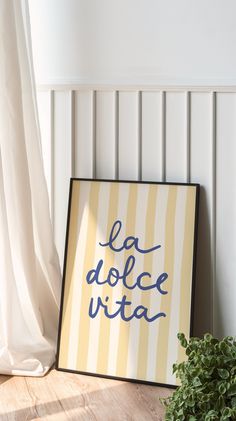 La Dolce Vita Poster Print with yellow stripes and handwritten text Italian Painting Aesthetic, Dolce Vita Art, Yellow Wall Prints, La Dolce Vita Aesthetic, Dolce Vita Aesthetic, Lemon Artwork, Lemon Aesthetic, Mediterranean Wall Art