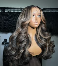 Highlight Brown, Hairstyles Wigs, Hair Highlight, Layer Cut, Quick Weave Hairstyles, Women's Wigs, Highlights Brown Hair