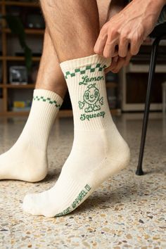 Life’s too short to stress—take it easy peasy! Retro vibes with a side of millennial nostalgia, reminding us to squeeze the most out of every moment. Easy Peasy Lemon Squeezy cream colour socks. 85% Compact Combed Cotton12% Polyamide3% ElastaneMade in Spain French terry padding inside the sole area for greater comfort. Beige Non-slip Socks, Super Soft Comfortable Cream Socks, Comfortable Super Soft Cream Socks, Casual Soft Cream Socks, Millennial Nostalgia, Easy Peasy Lemon Squeezy, Sweater Socks, Cream Colour, Take It Easy