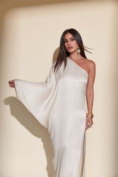 LUNA ONE-SHOULDER KAFTAN - PEARL – Kadimah Kaftan Style Dresses, White Kaftan, Ombre Pattern, Kaftan Designs, Beaded Trim, Wedding Weekend, Kaftan Dress, Muslim Women, Silk Dress