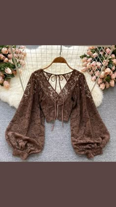 Women Lace Blouse, Mode Hippie, Lace Blouse Long Sleeve, Earthy Outfits, Sheer Lace Top, Puff Long Sleeves, Mode Inspiration, Looks Vintage