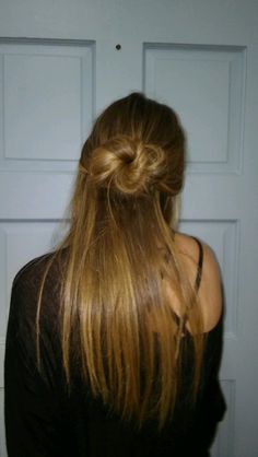 Half Up Half Down Pinned Hair, Double Pony Half Up Half Down, Hairstyles Half Up Half Down Bun, Half Up Half Down Bun Straight Hair, Hairstyle Half Up Half Down Bun, Half Up Half Down School, Hairstyles Half Bun, Half Uo Half Down Bun Hairstyle, Bun Half Up Half Down