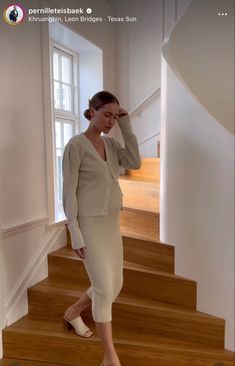 Maternity Outfits Celebrity, Pernille Teisbaek Pregnant, Casual Chic Maternity Outfits, Soft Classic Maternity, Satin Skirt Pregnancy Outfit, Pernille Teisbaek Pregnancy Style, Maternity Outfits Classy, Flattering Pregnancy Outfits, Pregnet Outfits Pregnancy Fashion