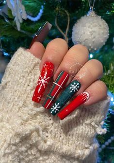 #christmasnails #winternails #nails #followme Winter Nails Acrylic, Holiday Nail, Classy Acrylic Nails, Long Acrylic Nails Coffin, Christmas Nails Acrylic, Nails 2023, Instagram Christmas, Bling Acrylic Nails