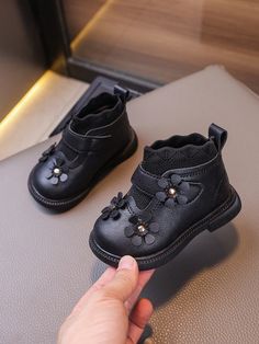 1 Pair Flower Decor Cute Infant Girls Hook And Loop Ankle Boots, Soft Sole Slip Resistant Daily Wear Suitable For Fall/Winter Black Fashionable    Plants    Baby Shoes, size features are:Bust: ,Length: ,Sleeve Length: Boots With Flowers, Girls Ankle Boots, Retro Baby, Toddler Boots, Infant Girls, Velvet Leggings, Baby Boots, Flower Decor, Inspiration Mode