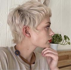 Trending Haircuts, Short Blonde, Short Blonde Hair, Hair Inspo Color, Hair Envy