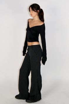 Designer Clothes Aesthetic, Low Waist Trousers, 90s Office, Low Rise Trousers, Summer Bottoms, Charlie's Angels, Low Rise Pants, Timeless Wardrobe, Fairy Girl