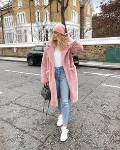 Katherine Bond, Classy Trendy Outfits, Vinter Mode Outfits, Trendy Outfits Inspiration, Beanie Outfit, Cool Winter, Stylish Winter Outfits, Classy Vintage