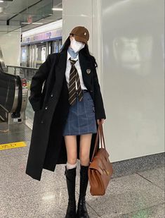 Black Coat Outfit, Outfit Korean Style, Anime School, Fashion Kawaii, Cosplay Kawaii, Girl Fashion Style, Girl Cat, Japanese Kawaii, Casual Winter Outfits