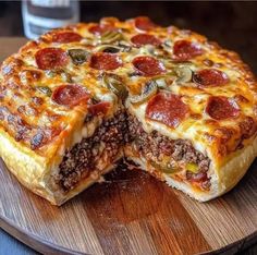 Pizza Burger Pie, Sliced Pickles, Pizza Burger, Cheesy Pizza, Best Pizza Dough, Pizza Burgers, Food Video, Beef Casserole Recipes, Pizza Recipes Homemade