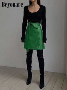 Long Green Skirt, Short Pollera, Comfort Shoes Women, Vintage Swimsuits, Split Skirt, Solid Green, Half Skirt, A Line Mini Skirt, Crocodile Pattern