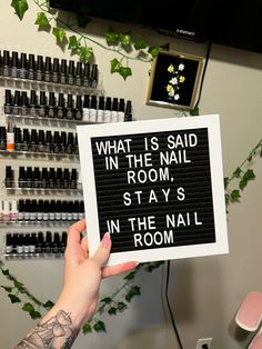 What is said in the nail room, stayssss in the nail room 💗 Halloween Nail Room Decor, Nail Room Ideas Garage, Nail Tech Space Ideas, Nail Room Essentials, Nail Suites Decor, Nail Station Setup, Small Nail Tech Room, Nail Tech Portfolio Ideas, Nail Studio Decor Ideas