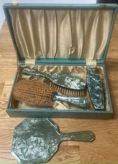 Vintage Green Celluloid Dressing Table Set from the 1930's. This set does show signs of it's age but still a lovely example of Art Deco Dressing Table Set, A Mirror, Dressing Table, Table Set, Bedroom Ideas, D Art, Art Deco, Mirror, Bedroom