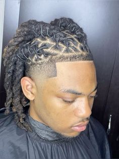 #menlocstyles #locstyles #locdbyshxyy Men’s Dread Styles, Locs Hairstyles For Studs, High Top Loc Styles, Loc Plaits Styles, 4 Barrel Twist Locs Men, Half Barrel Twist Locs, Dreadlock Hairstyles For Men Long, Barrel Loc Styles For Men, Barrel Roll Locs Men