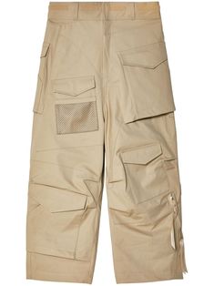 sand beige layered details belt loops multiple cargo pockets wide leg Airport Fashion, Junya Watanabe, Fit Ideas, Sand Beige, Cargo Trousers, Airport Style, Fit Inspo, Men's Sweatpants, Fitness Inspo