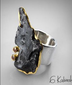 German Kabirski #ring German Kabirski, Unusual Rings, Silver Jewelry Design, Unusual Jewelry, Handmade Rings, Black Jewelry, Bijoux Diy