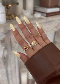 Glazed Orange Nails, Yellow Glazed Donut Nails, Yellow Pearl Nails, Baby Yellow Chrome Nails, Yellow Holographic Nails, Pale Yellow Chrome Nails, One Color Almond Nails, Round Nails Long, Light Yellow Chrome Nails