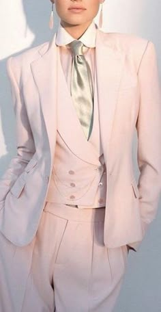 Michelle Lamy, Pink Suits Women, Pink Suit, Cooler Look, Moda Vintage, Business Attire, Suit Fashion, Looks Style