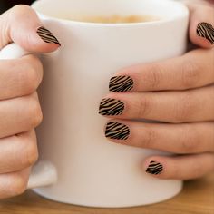 Show your style with these unique and stylish brown and black zebra print Minx coverings BR> Zig Zag Nails, Rattlesnake Skin, Minx Nails, Black Nail Art, Manicure Set, Nail Sizes, Easy Nail Art