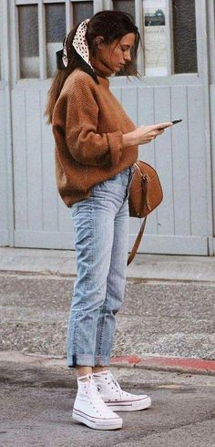 Grey Trousers Women, Womens Casual Fashion, Winter Mode Outfits, Mama Jeans, Look Jean, Outfit Chic, Brunch Outfit, Inspired Outfits