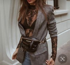 Black Lace Top Outfit, Rock Outfit, Body Suit Outfits, Lace Outfit, Elegante Casual, Top Outfit, Looks Black, Love Style, Black Women Fashion