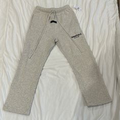 Light Oatmeal New! Essentials Xxsml Comfy Relaxed Essential Tracksuit, Essentials Sweatpants, Sweatpants Fit, Essential Pants, Essentials Pants, Cute Sweatpants, Grey Sweats, Wide Leg Sweatpants, 2024 Christmas