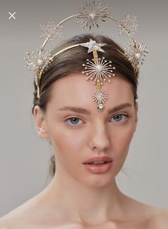 Bridal Business, Minimalist Fashion Women, Denim And Diamonds, Head Jewelry, Fancy Hats, Head Pieces, Bride Accessories, Princess Aesthetic