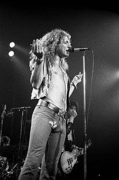 the who performing on stage in 1970