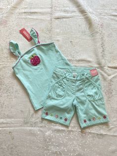 NWT Gymboree Candy Apple Girls Top & Shorts 2Pc Set Top size:4T 100% cotton Shorts Size: 3 100% cotton Adjustable waist Brand new with tags From smoke and pet free home Summer School Cotton Sets, Green School Sets For Spring, Summer Cotton School Sets, Spring Cotton Sets In Short Style, Green Sets For School In Spring, Cotton Spring Sets In Short Style, Short Cotton Sets For Spring, Green Spring School Sets, Green Cotton Shorts For School