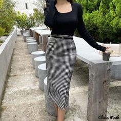 Olivia Mark - Checkered High-Waisted Pencil Skirt with Figure-Hugging Design for Women Midi Pencil Skirt Outfit, Fitted Midi Skirt, Plaid Midi Skirt, Houndstooth Pencil Skirt, Pencil Skirt Outfits, Plaid Pencil Skirt, Skirts Midi High Waisted, High Waisted Pencil Skirt, Knit Midi Skirt