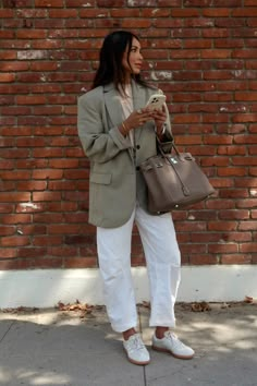 Neutral Blazer, Outfit Minimalista, Looks Adidas, Sincerely Jules, Spring Ideas, Spring Look, Style Edit