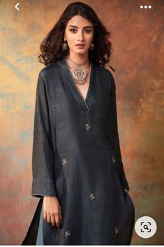 Silk Kurti Designs, Kurti Embroidery Design, Good Earth, Kurta Neck Design, Dress Neck Designs