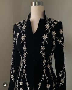 Black Kebaya, Embroidery Blazer, Kebaya Modern Dress, Embroidery Fashion Detail, Kebaya Dress, Batik Fashion, Abaya Designs, Sequence Work