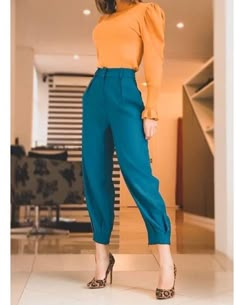 Teal Pants Outfit Work, Colour Combinations Clothes For Women, 40s Outfits, Dark Autumn, Office Outfits Women, Causual Outfits