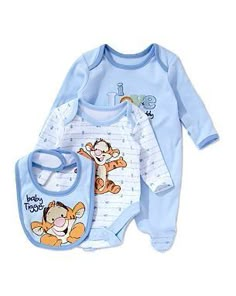 Baby Onesies Ideas, Trendy Baby Onesies, Disney Baby Clothes, No Gender, Baby Boy Fashion, Trendy Baby, Baby Outfits Newborn, Baby Needs