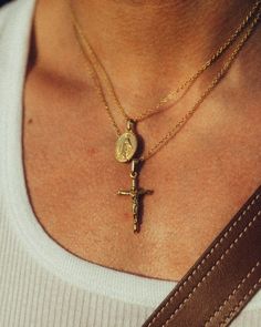 Men Necklace Aesthetic, Italian Necklace, Gentleman Aesthetic, Hot Outside, Mens Necklace, Accessories Gold, Gold Chains For Men, Jewellery Handmade, Classy Jewelry