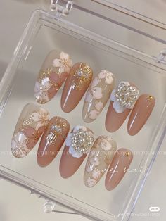 Classy Nail Designs With Gems, Japanese Nail Designs Rhinestones, Elegant Press On Nails, Nude Nails With Designs Art Ideas, Sangjit Nail Art, Bridal Nail Art Designs Wedding Day, Wedding Nails Floral, Nail Art Wedding Elegant, Trendy Nail Colors