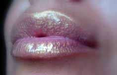 Luna Gold - Clear gloss with Golden Shine Clear Lips, Gold Lipgloss, Bottom Lip, Clear Gloss, Saint Augustine, Glitter Eyes, Nude Lip, Lip Art, Eyes Lips