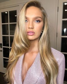 Victoria Secret Hair, Golden Blonde Hair Color, Medium Highlights, Eye Brows, Hair Color Unique, Hair Brunette, Beauty Regime