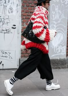 Mens Concert Outfit, Men Fashion Week, Milan Men's Fashion Week, Mens Fashion Vintage, Mens Pants Fashion, Mens Winter Fashion, 가을 패션, Travel Fashion, Mens Fashion Trends