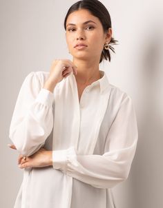 A classic white shirt, cleverly adapted for working moms - Seraphine's Maternity, Nursing & Pumping Blouse offers a flexible fit & easy nursing access. White Maternity Shirt Blouses, White Maternity T-shirt, Maternity Work Clothes, Working Mums, Classic White Shirt, Nursing Clothes, Maternity Nursing, Working Moms, Classic White