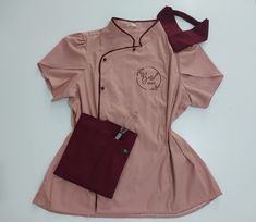 #dólmã #uniformefeminino #chef #bolo #confeitaria Chef Fashion, Business Uniform, Women's Chef Jacket, Women's Uniforms, Book Cafe, Cake Business, Leh, Nanny, Instagram Profile