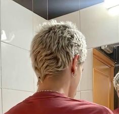 aes; carlos de vil | descendants (2015) ᯓᡣ𐭩 Blonde Grown Out Buzzcut, Mens Bleached Hair Dark Roots, Grown Out Bleached Buzzcut, Short Bleached Hair Men, Buzz Hair Design, Bleach Buzzcut Men, Men Bleached Hair, Grown Out Buzz Cut Men, Overgrown Buzzcut