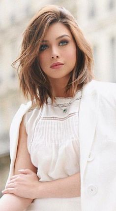 French Haircut, Short Hair Styles For Round Faces, Round Face Haircuts, Penteado Cabelo Curto, Mid Length Hair, Hairstyles For Round Faces, Short Hair With Layers, Short Hair Cuts For Women